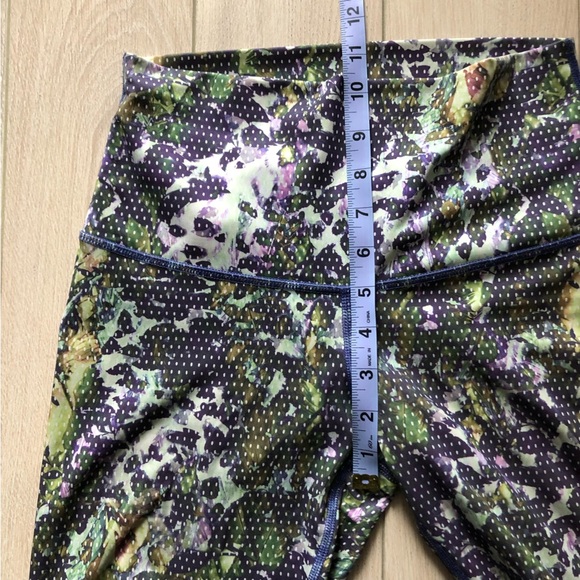 Lululemon Wunder Under Cropped Roll Down Floral Print Leggings - Picture 9 of 9